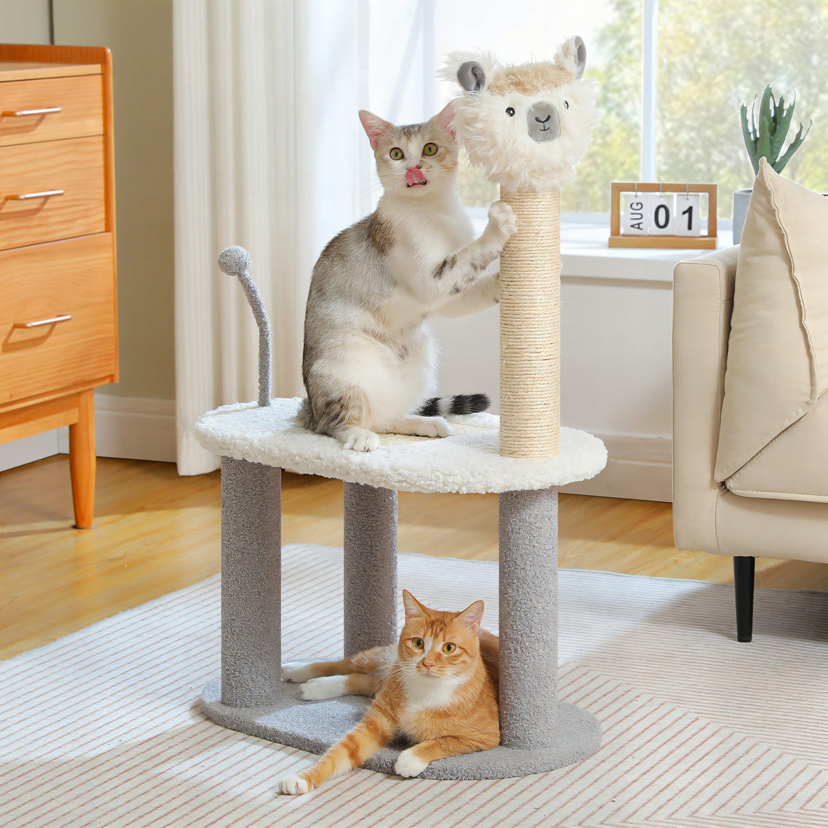 Arbre à chat lama gris